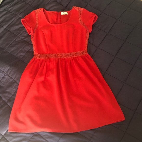 UO Pins & Needles Red Crepe Dress w/ Lace Cut-Outs Sz‎ 2 - Picture 2 of 8